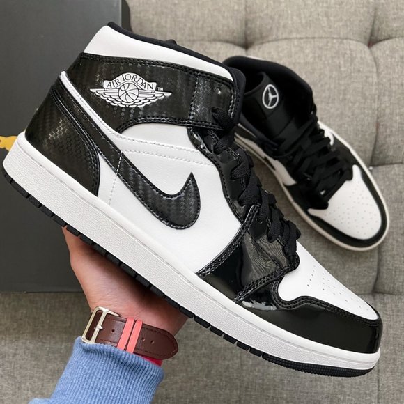 🤍🖤🐼 Air Jordan 1 retro Mid black white shoes - Picture 2 of 4